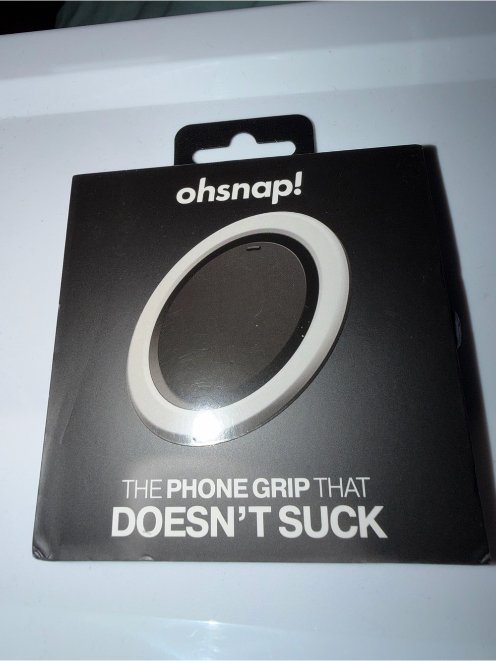 Snap ohsnap! White and Black Magnetic Phone Grip